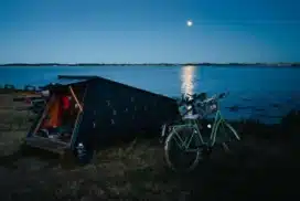 5 alojamientos alternativos para un viaje en bicicleta Tåsinge-Hegnet-shelter-1_©Michael-Fiukowski-and-Sarah-Moritz.jpg