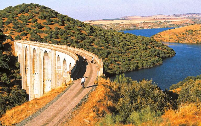 Via Verde de la Jara en bici