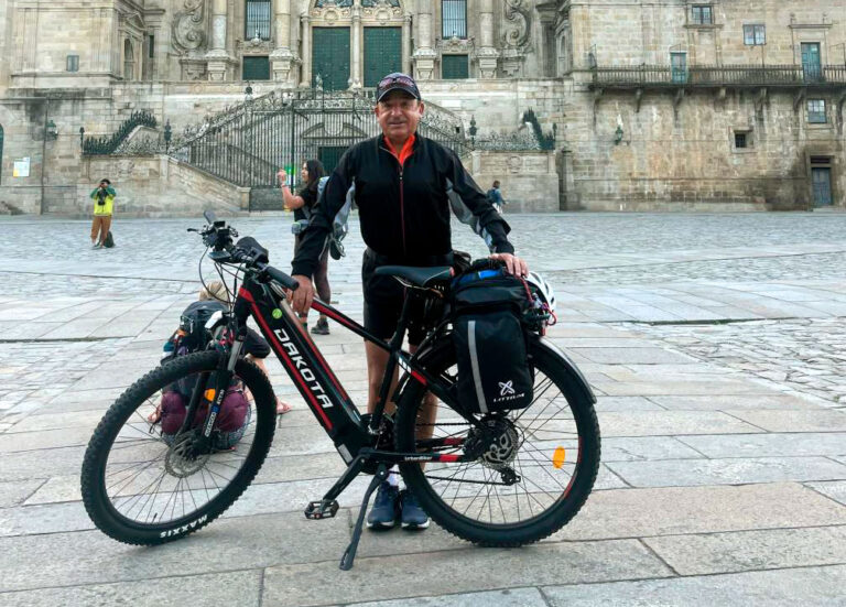 Cicloturismo en bicicleta eléctrica